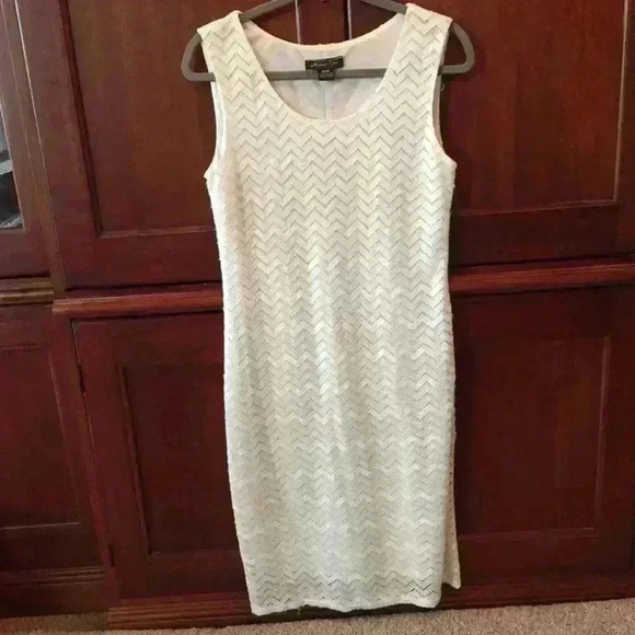 White Michael Taylor chevron design dress- size Medium - Picture 1 of 5